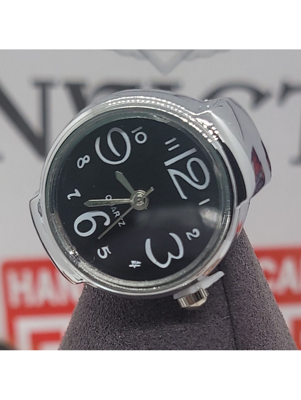 246 Bonzhi Quartz Unisex Ring Watch Black Dial Silver Bangle Arabic Numerals
